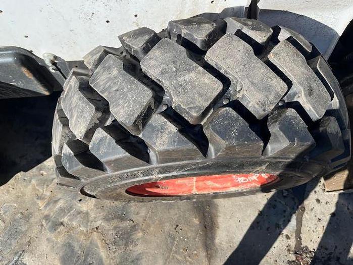 Used 2019 BOBCAT S740