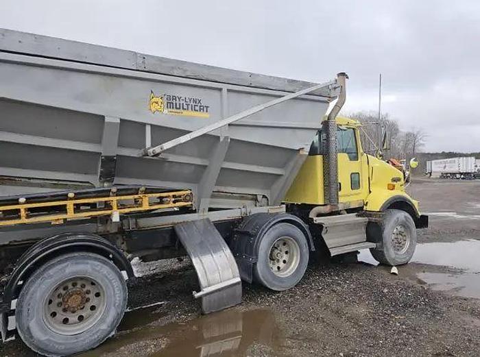 Used 2008 KENWORTH T800 Bay Lynx Multicat 8X4 Stone Spreader