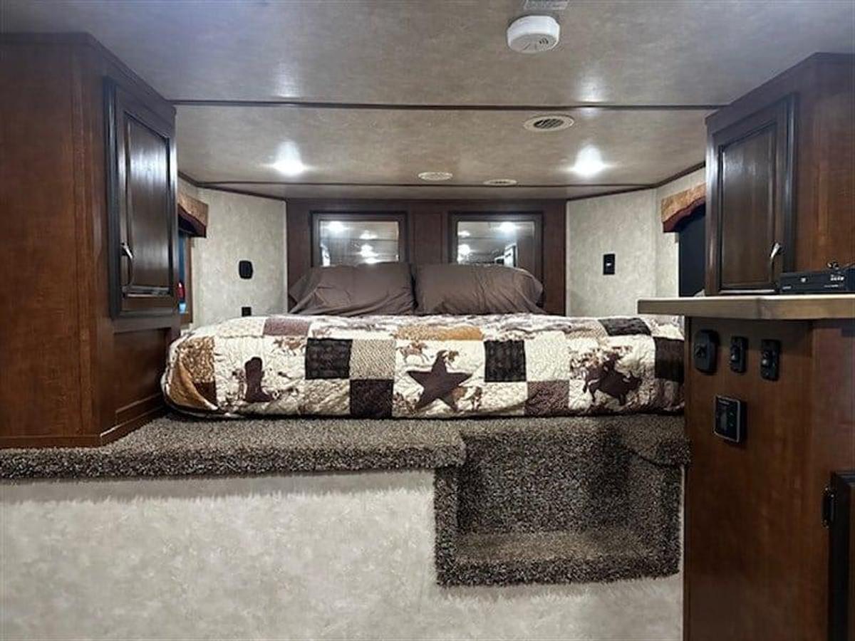 Used 2019 Bison 4 Horse 8413RGGBRSL