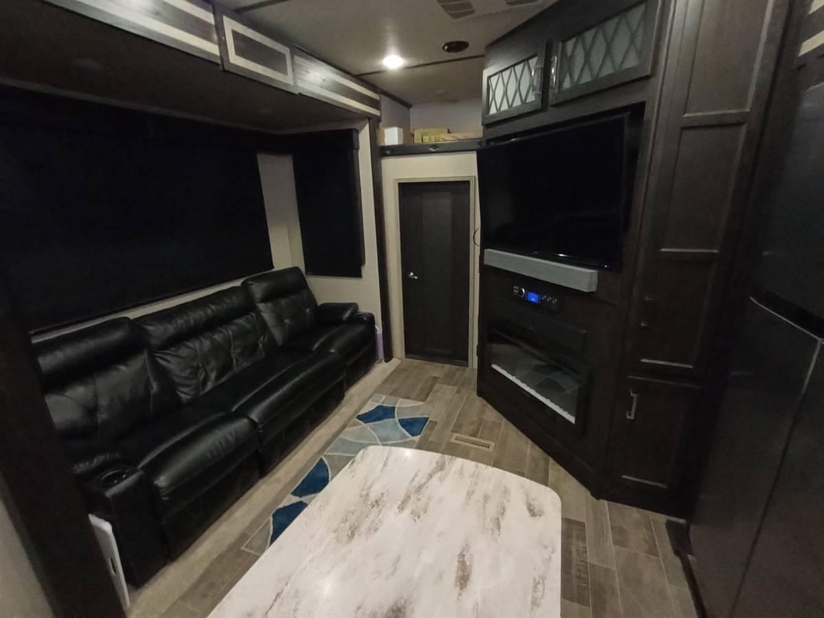 Used 2017 Keystone Fuzion 371 Anniversary Edition Fifth Wheel Toy Hauler