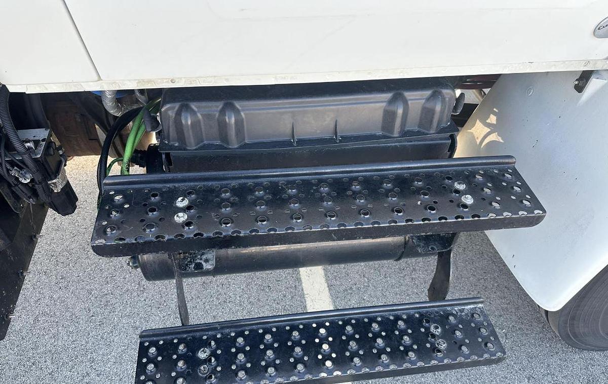 Used 2020 International MV Box Truck