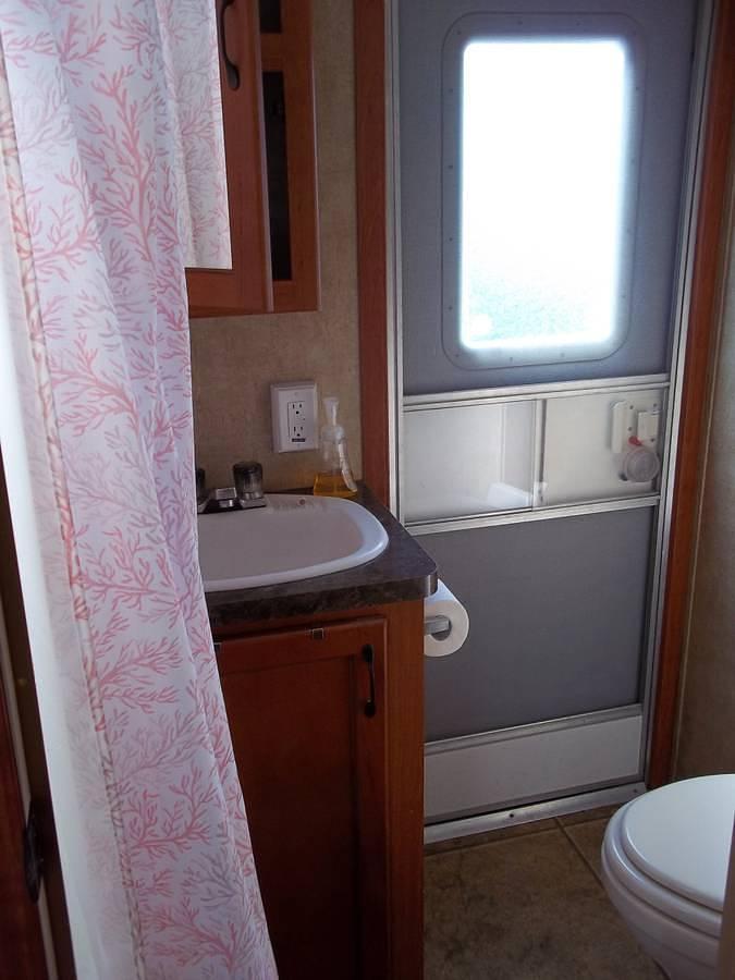 Used 2012 Forest River V Cross 32 FT Travel Trailer