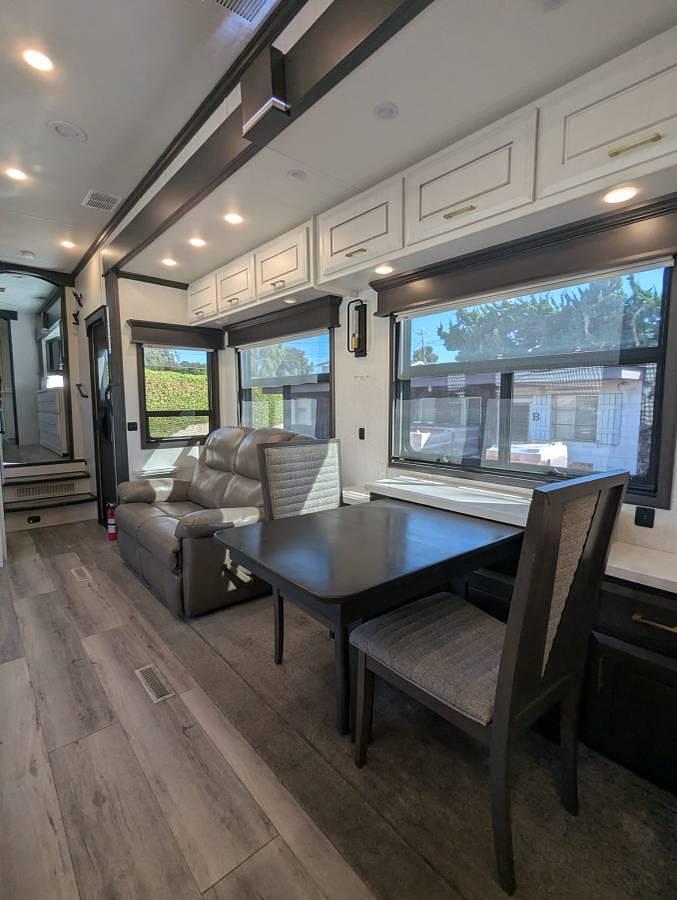 Used 2021 DRV Mobile Suites 41RKDB4