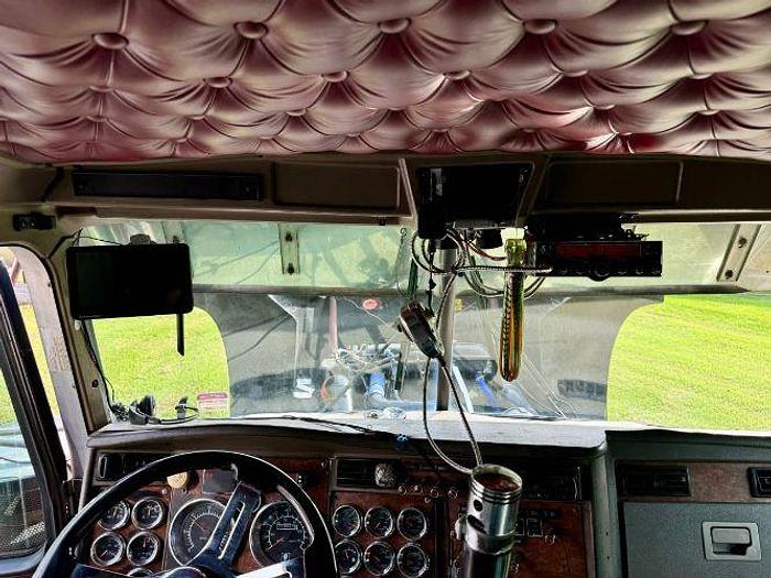 Used 2004 KENWORTH W900L
