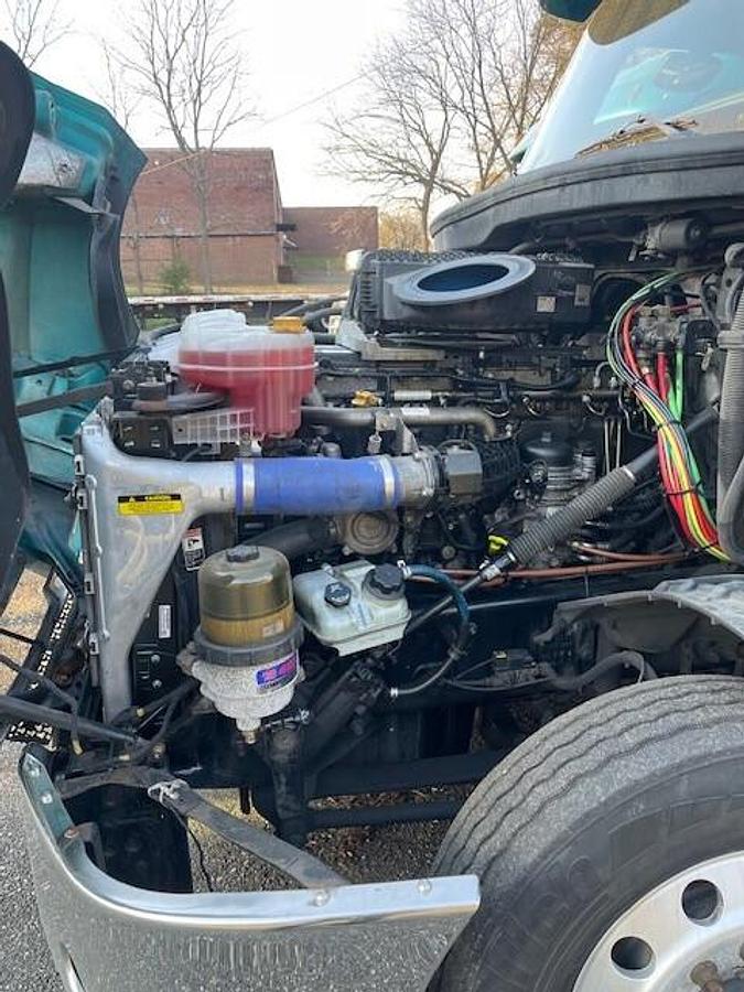 Used 2020 Freightliner Cascadia