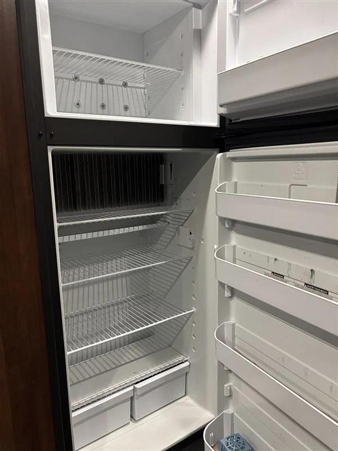 Used 2022 Featherlite 8582LQ