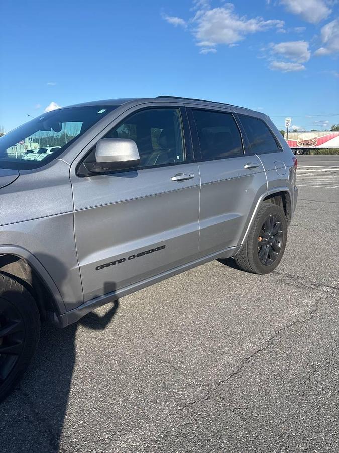 Used 2017 Jeep Grand Cherokee Laredo