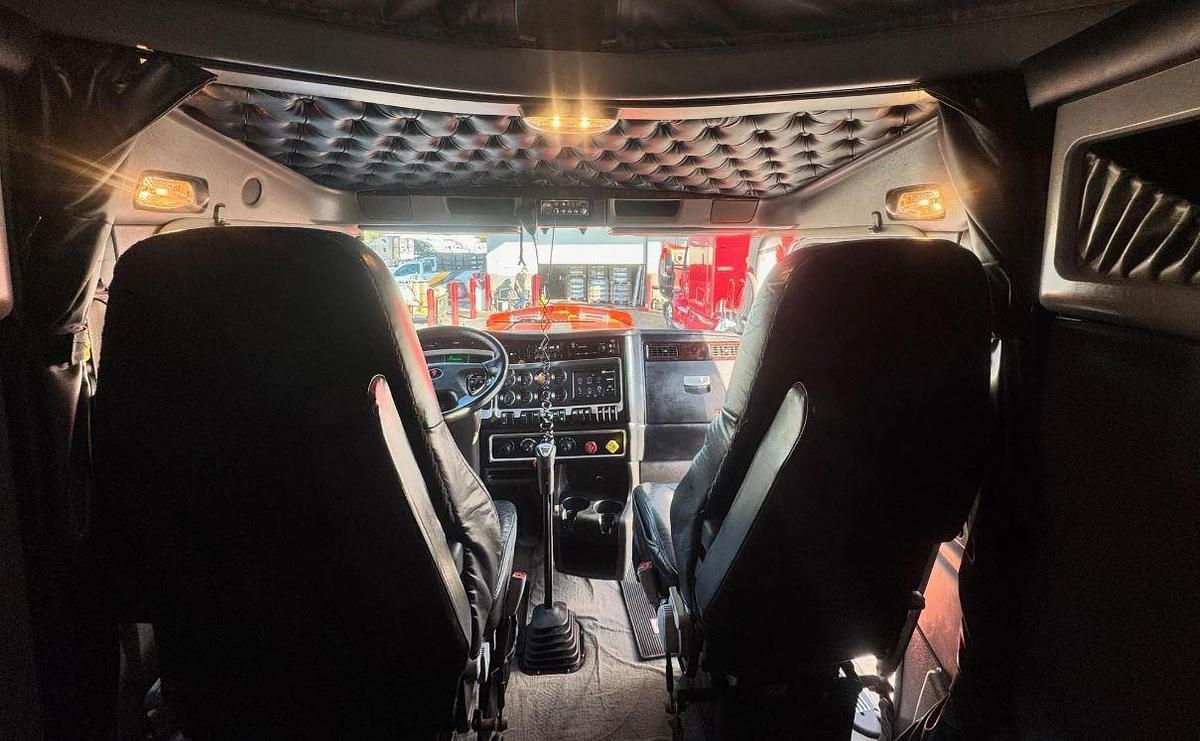 Used 2023 Kenworth W900L Sleeper Semi Truck