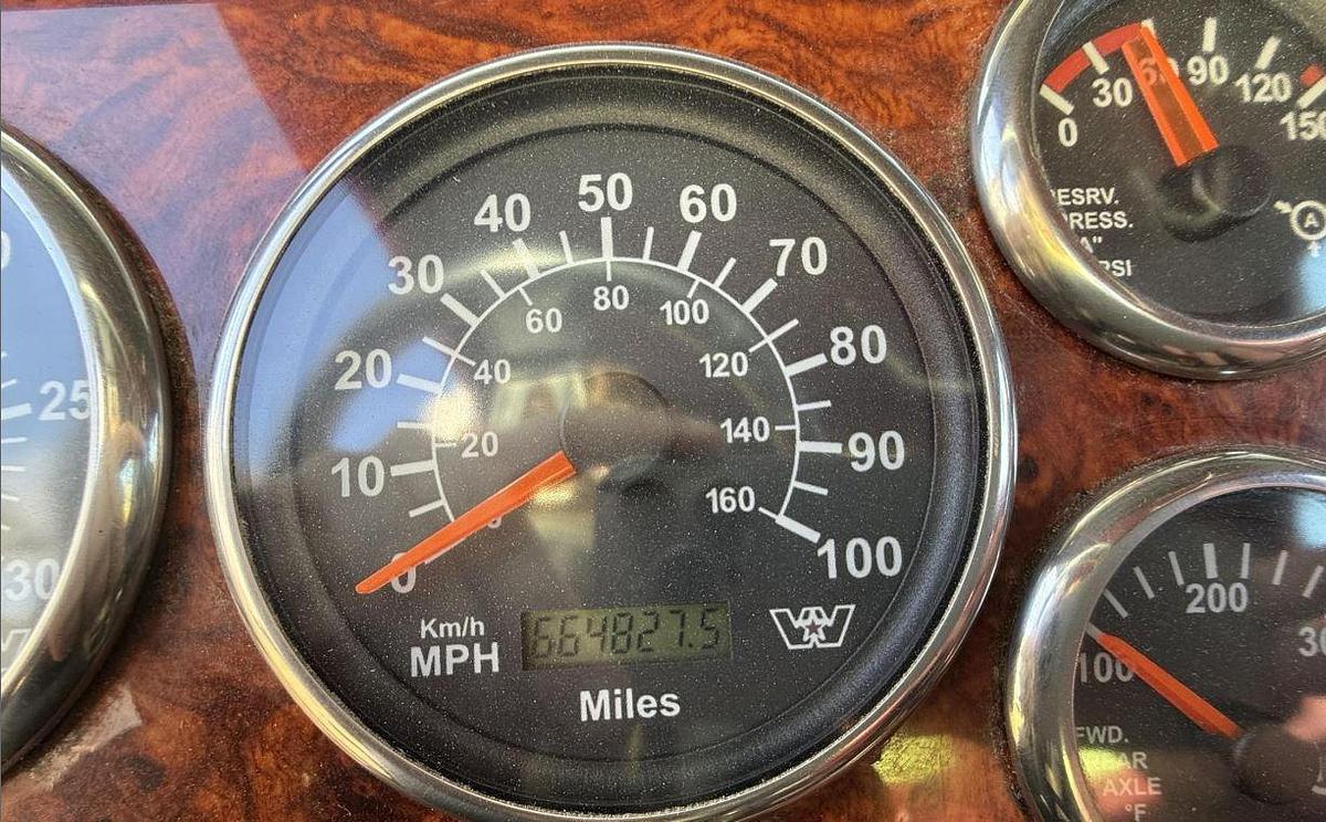 Used 2011 Western Star 4900 Day Cab