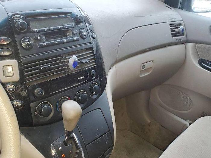 Used 2004 Toyota Sienna LE