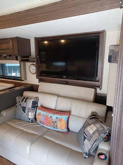 Used 2019 Coachmen Mirada 35OS