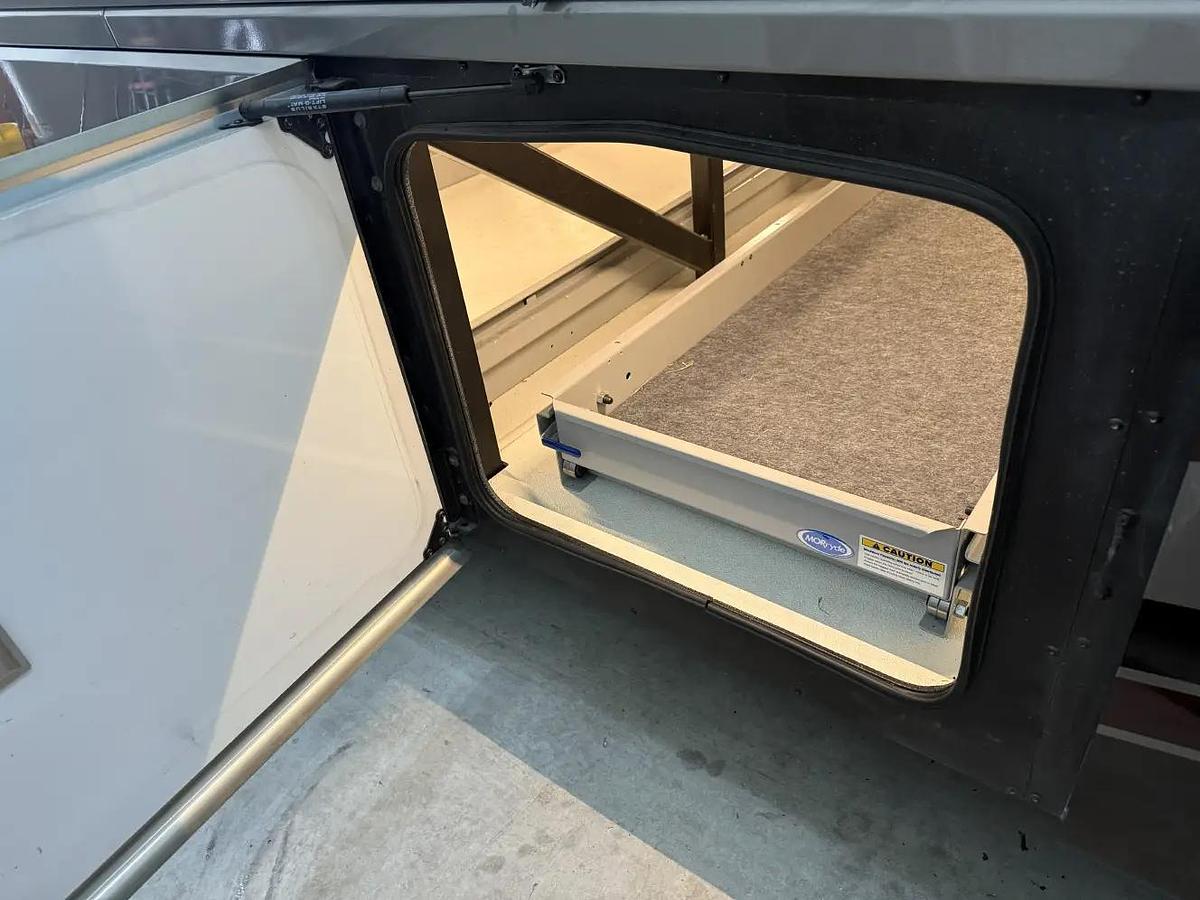 Used 2022 Fleetwood Discovery LXE 44H