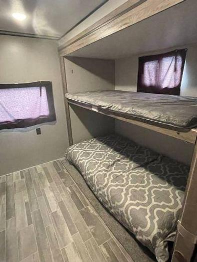 Used 2021 Crossroads Zinger ZR328SB