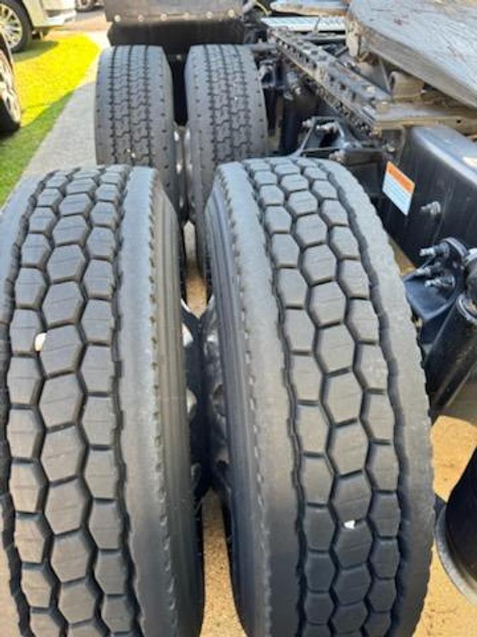 Used 2020 Freightliner Cascadia 125