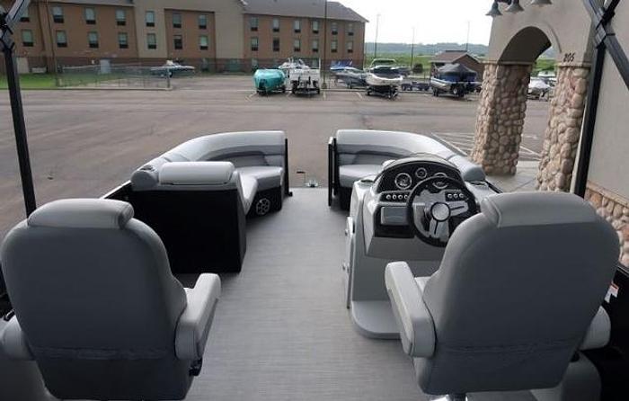Used 2023 Lowe SS210WT Pontoon