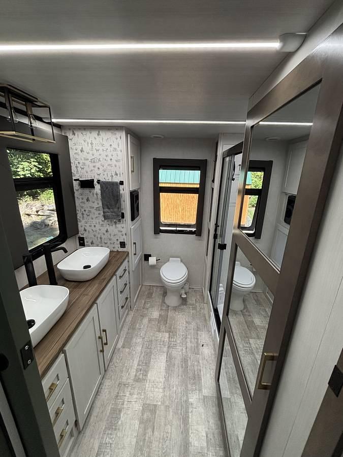 Used 2025 Forest River RSV3 Suite