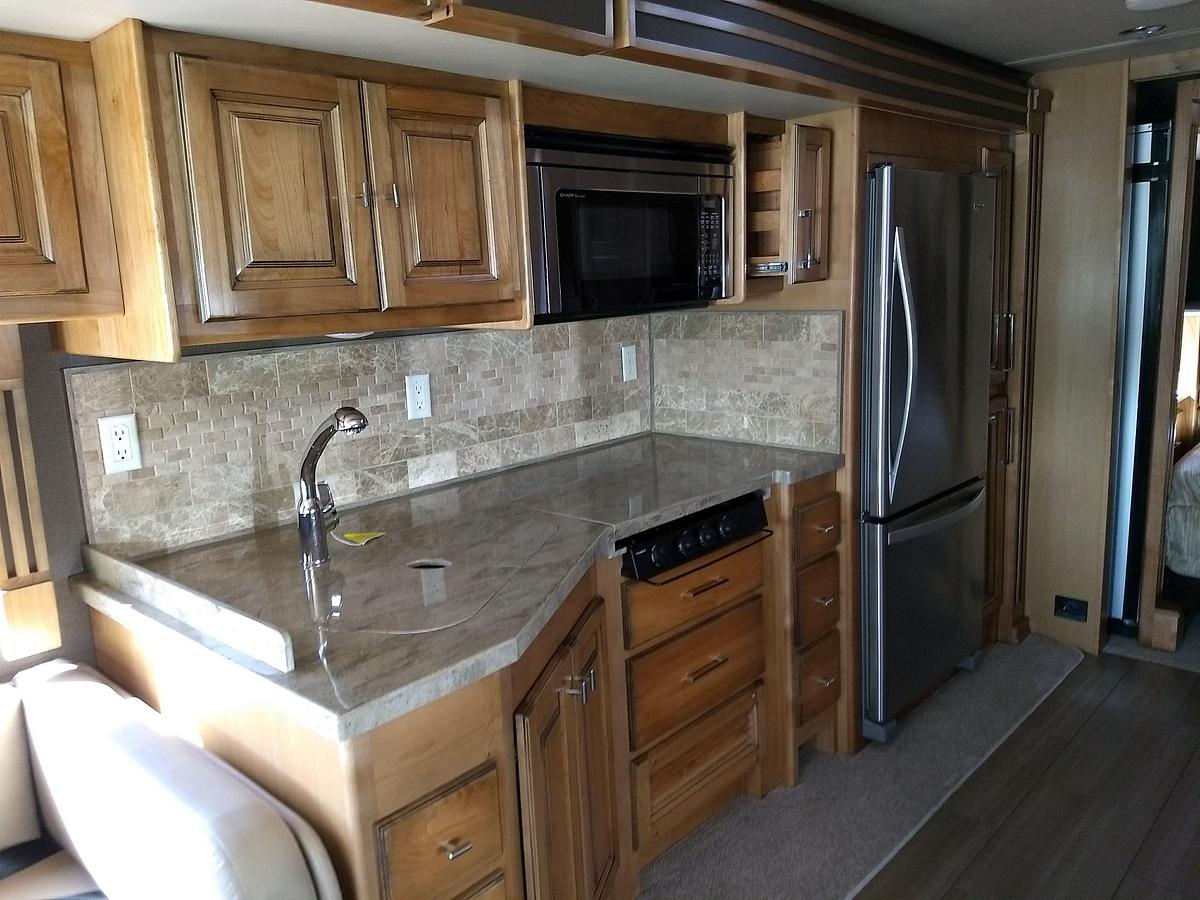 Used 2018 Tiffin Allegro Red 33AA