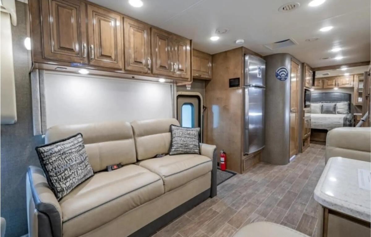 Used 2020 Thor Motor Coach Palazzo 33.5