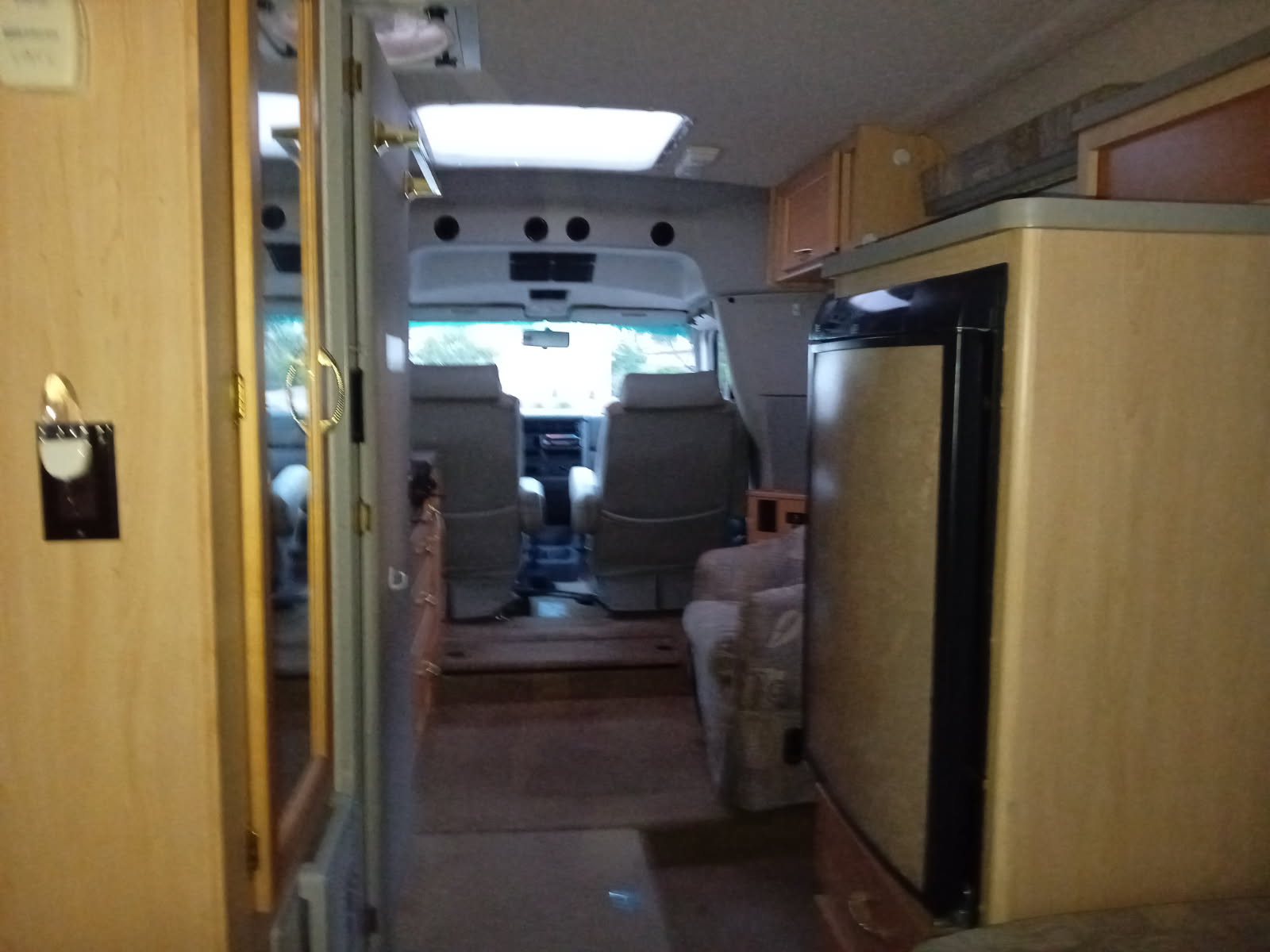 Used 2005 Winnebago Rialta