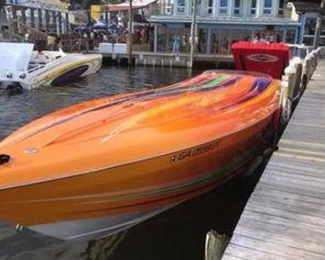 Used 2005 Outer limits Sport Yacht 115 mph.