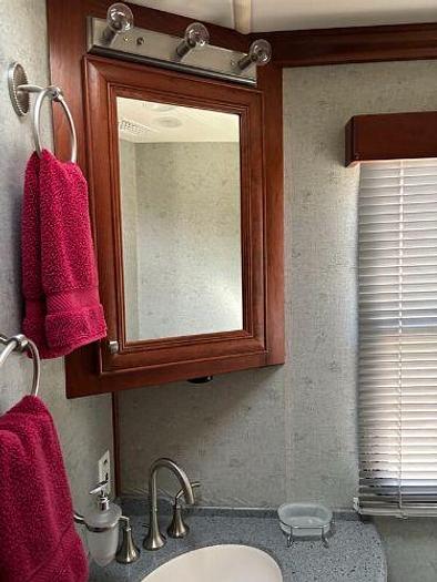 Used 2008 Fleetwood Revolution LE 40E