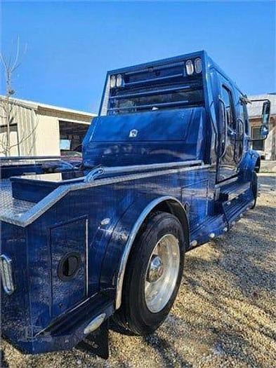 Used 2015 Freightliner BUSINESS CLASS M2 106