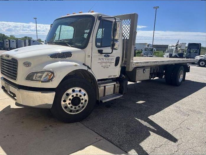 Used 2018 Freightliner BUSINESS CLASS M2 106