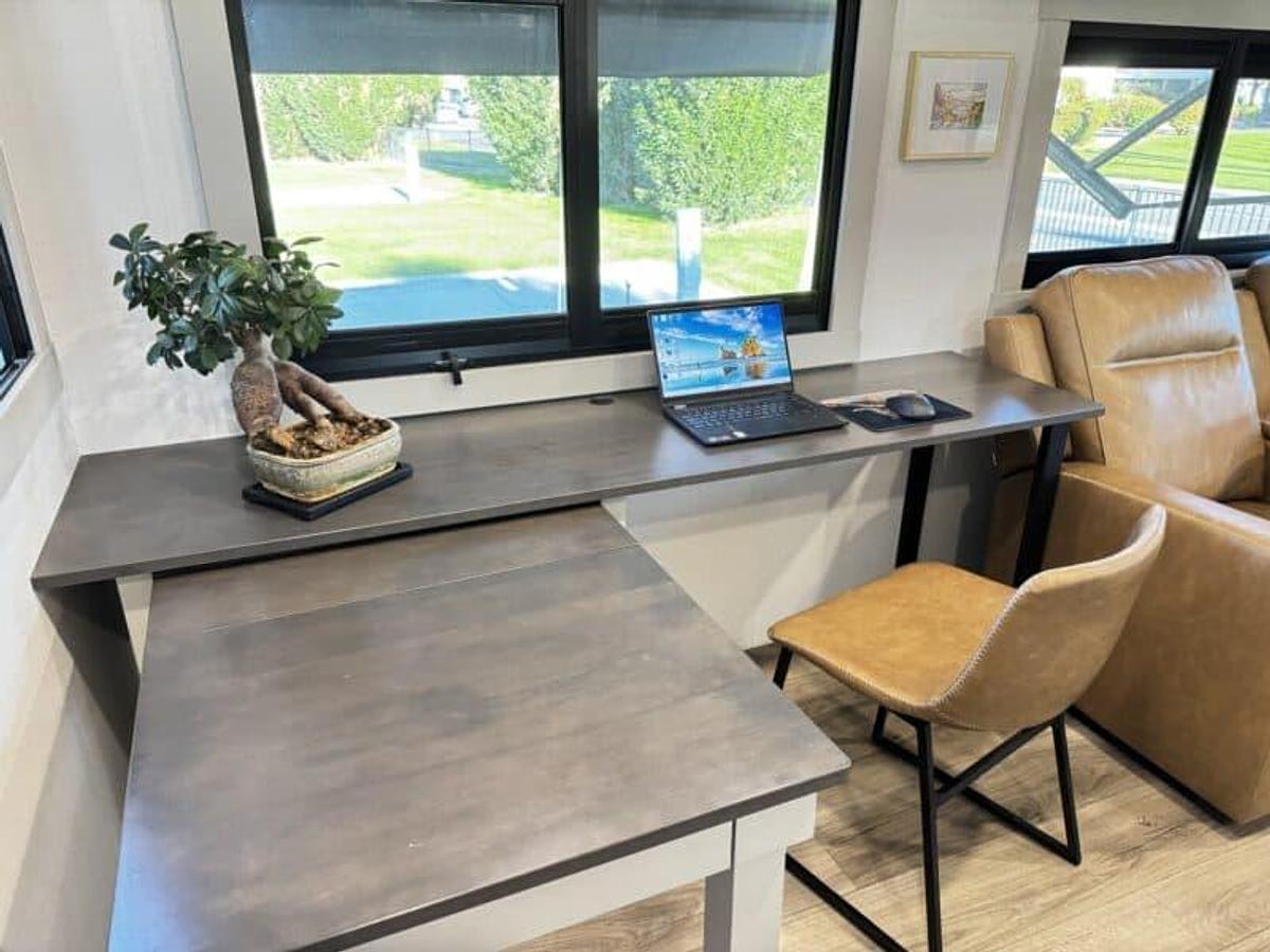 Used 2025 Brinkley Z2900 Fifth Wheel