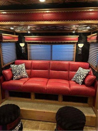 Used 2010 Hart 3 Horse Trailer With Living Quarters