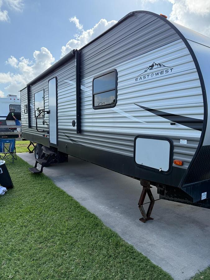 Used 2019 East to West Silver Lake Travel Trailer