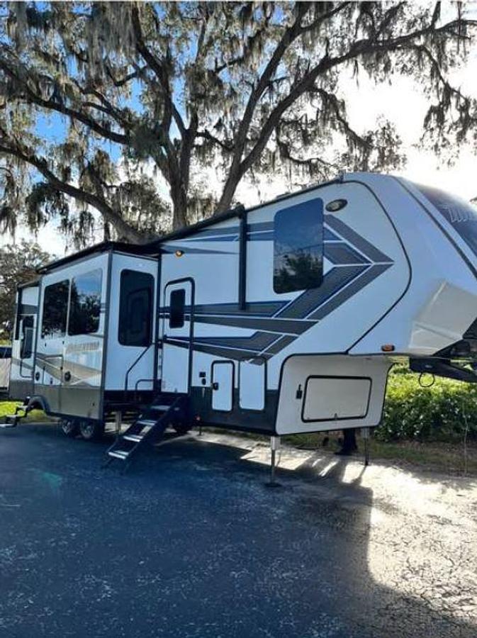 Used 2020 Grand Design Momentum 349m