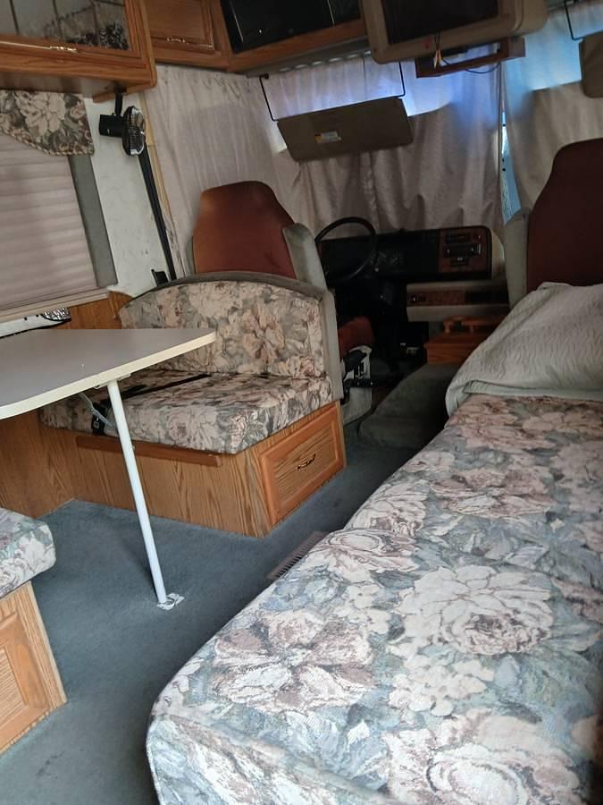 Used 1995 Winnebago Adventurer WCG30WQ Class A Motorhome