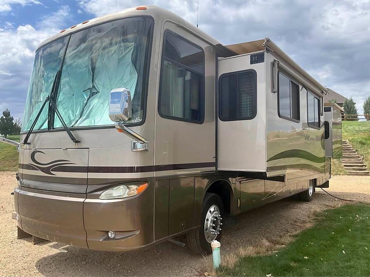Used 2005 Newmar Kountry Star Class A Diesel Motorhome