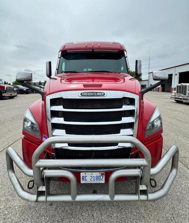 Used 2022 FREIGHTLINER CASCADIA 126