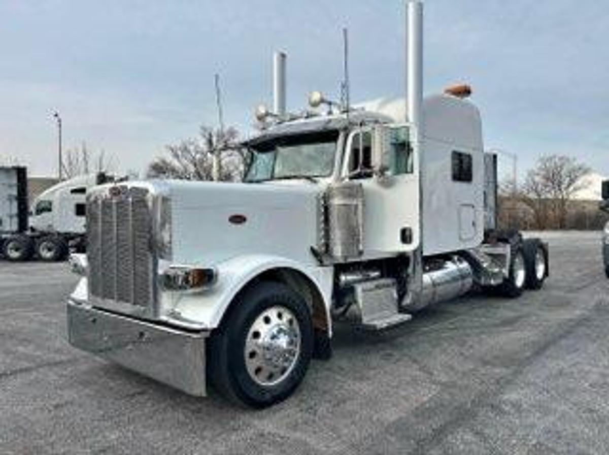 Used 2012 Peterbilt 389
