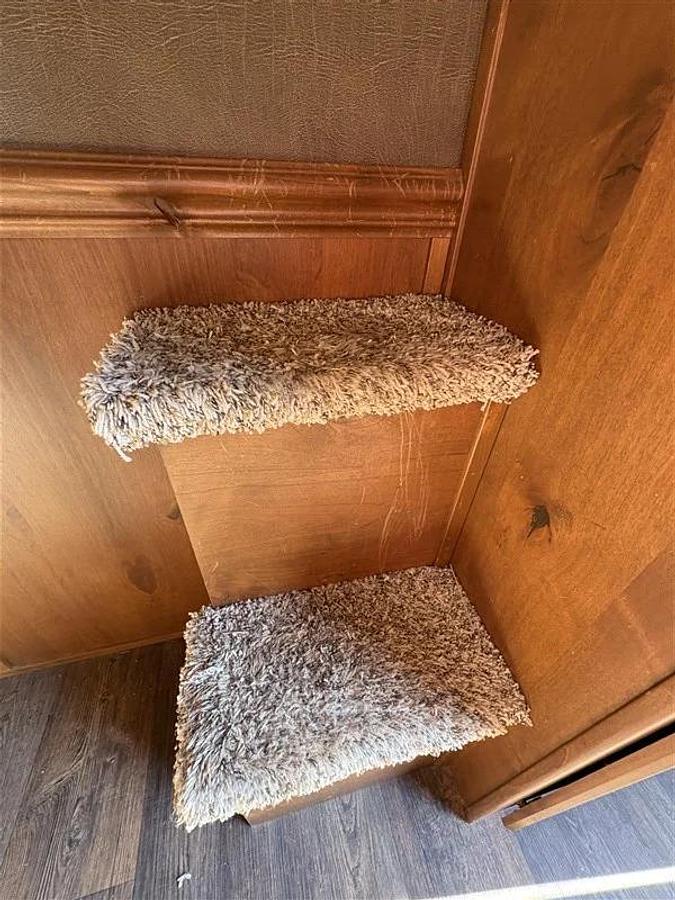 Used 2017 Merhow 4 Horse with Living Quarters