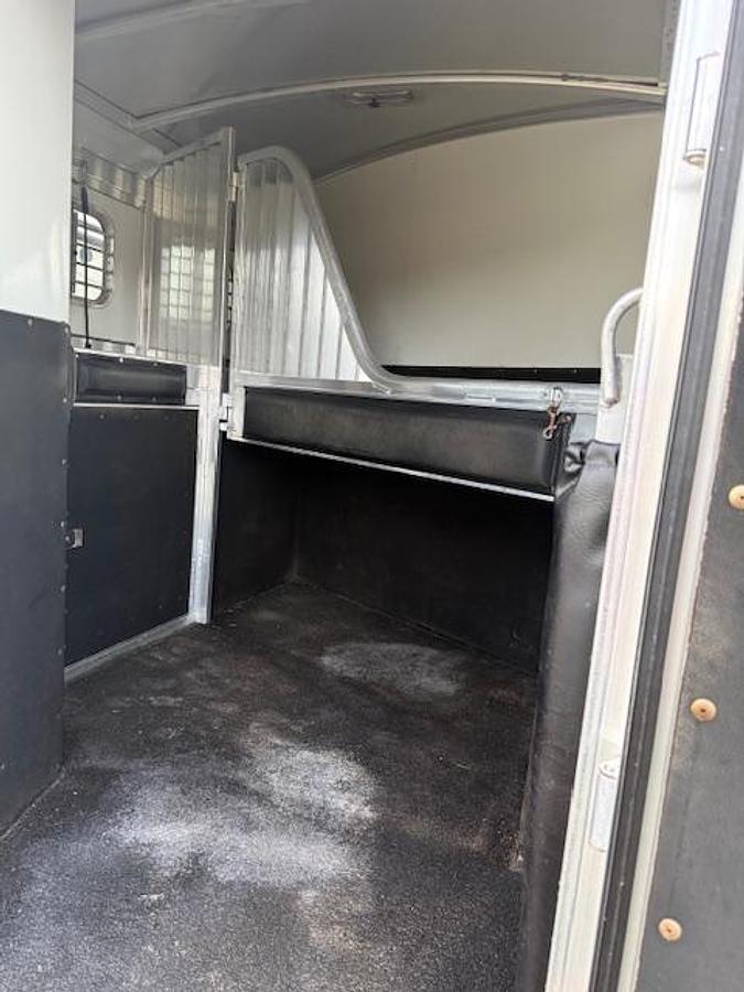 Used 2004 4 Star 2 Horse