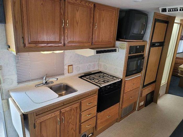 Used 1999 Winnebago Minnie Winnie