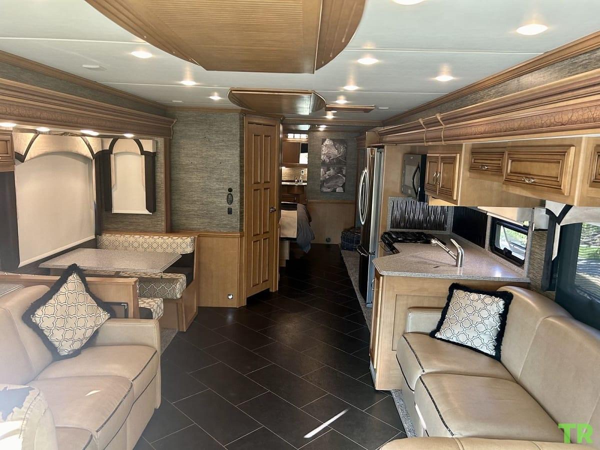 Used 2015 Newmar Ventana LE 3812