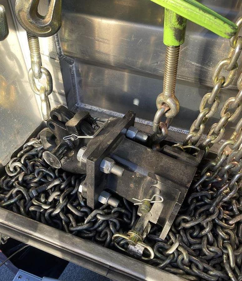 Used 2019 FREIGHTLINER CASCADIA 126