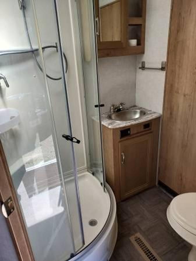 Used 2020 Winnebago Minnie 2500RL Rear Living Travel Trailer