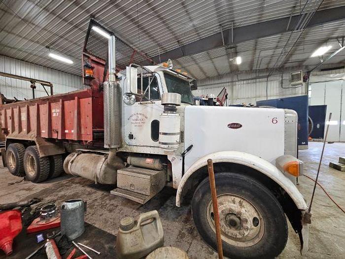 Used 1993 Peterbilt 379 Manure Spreader