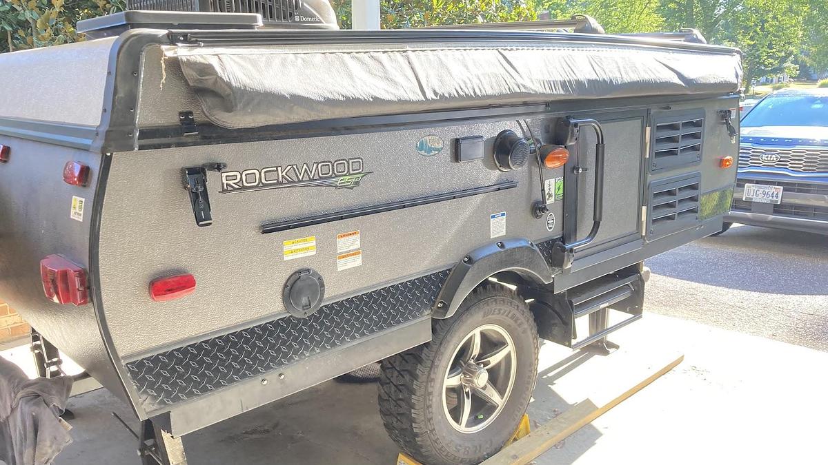 Used 2007 Pop Up Tent Camper