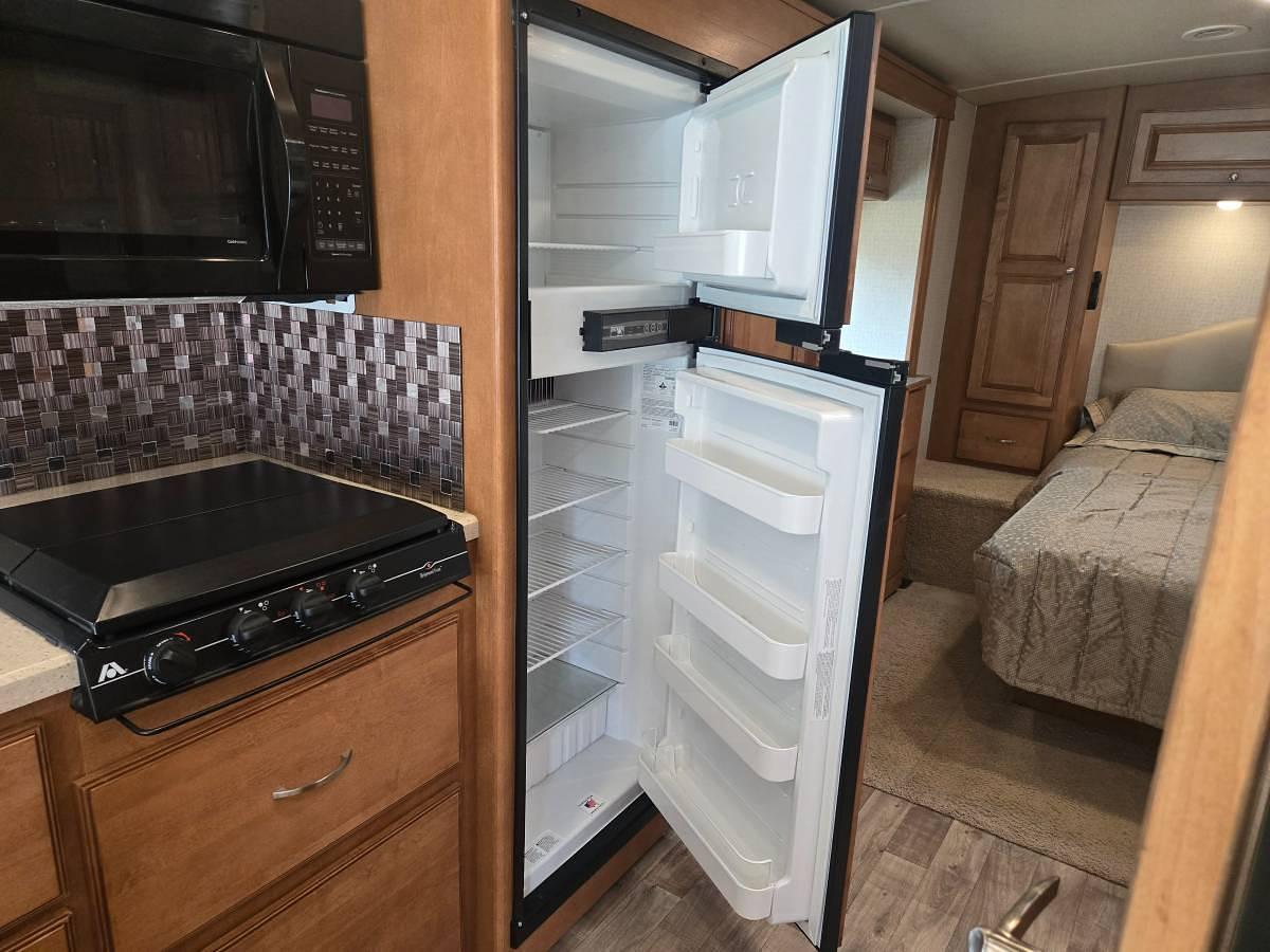 Used 2016 Winnebago Vista Lx 27 N