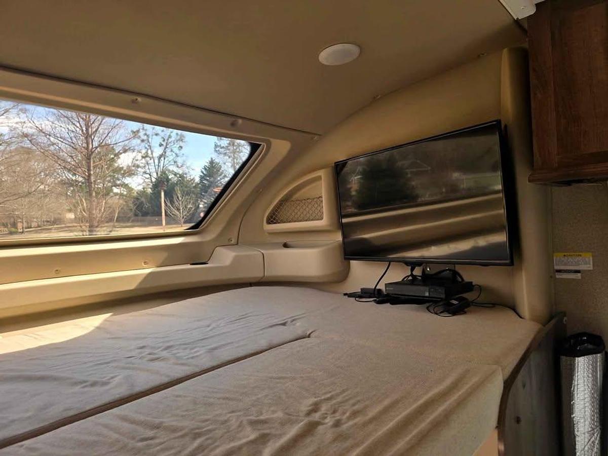 Used 2019 Entegra Esteem 31l