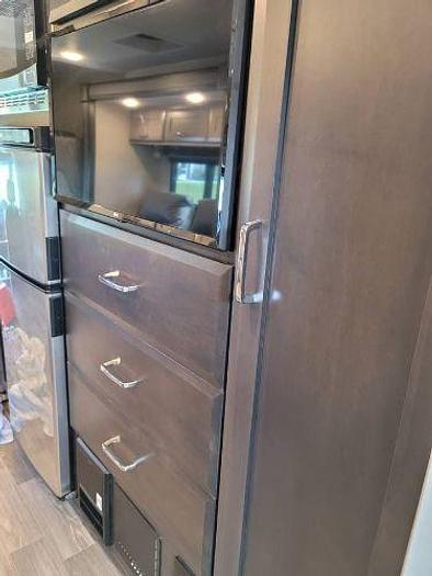 Used 2021 Tiffin Wayfarer 25RW