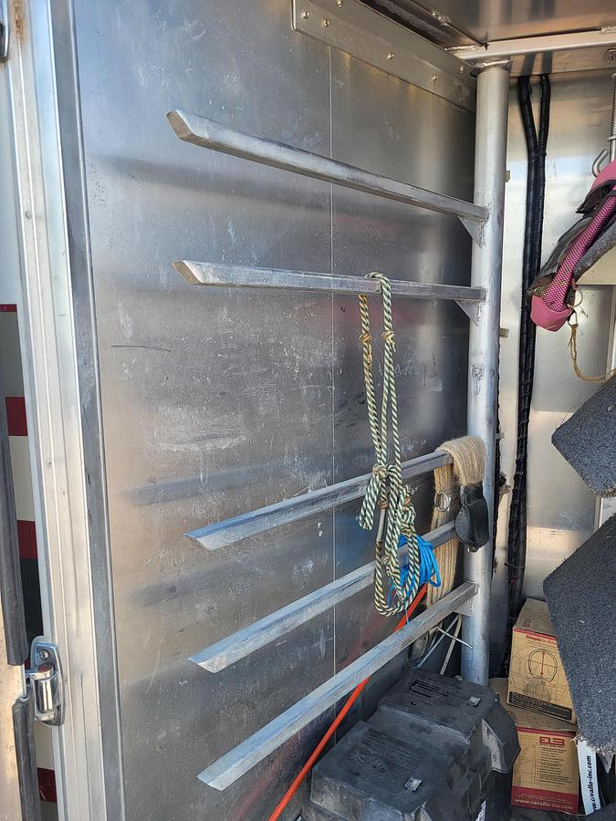 Used 2004 Sooner Horse Trailer
