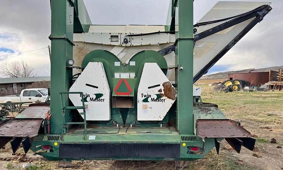 Used 2010 PICKETT TWIN MASTER Bean Combine and Cutter
