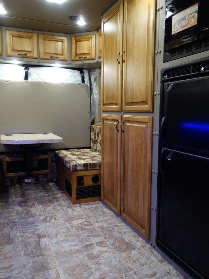 Used 2019 Kenworth T880 with 2013 Doonan Specialized Drop Deck Trailer