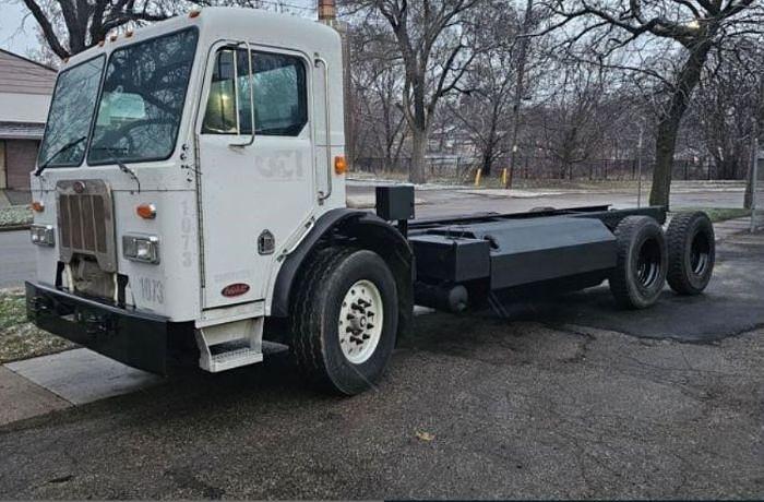 Used 2013 Peterbilt 320